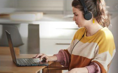 women at computer